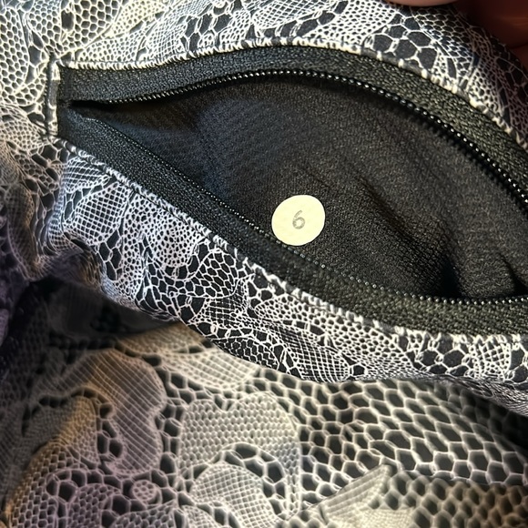 Lululemon sz 6 nulux tights - Picture 4 of 4